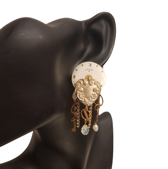 VINTAGE REPURPOSED WATCH FACE EARRINGS WITH ART NOUVEAU HEART & GOLDTONE CHARMS - Picture 2 of 7